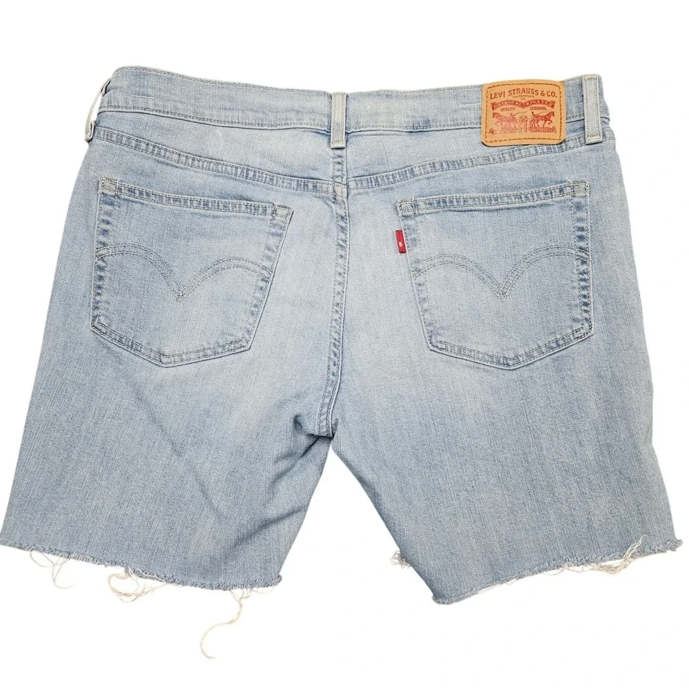 Levis Denim Shorts Womens 34 Light Blue Boyfriend Cut Off Frayed Casual Summer